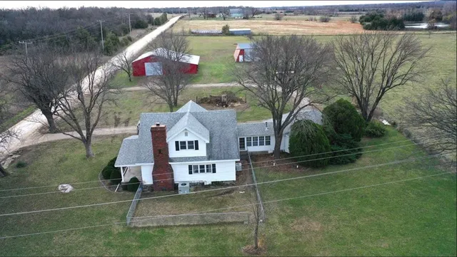 $298,000 | 1046 1400th Street, Iola, KS 66749
