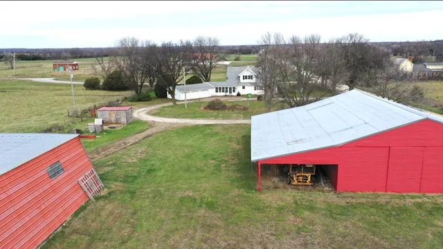 $298,000 | 1046 1400th Street, Iola, KS 66749