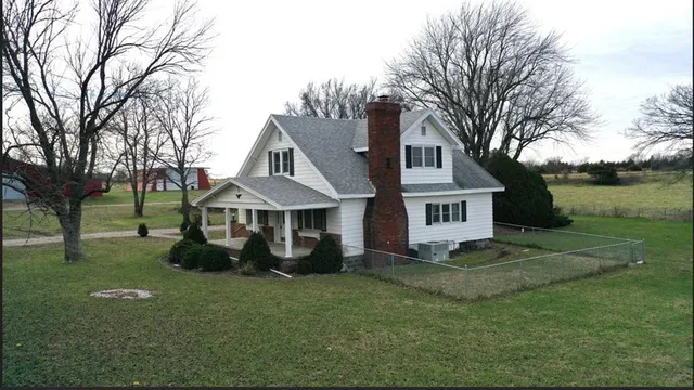 $298,000 | 1046 1400th Street, Iola, KS 66749