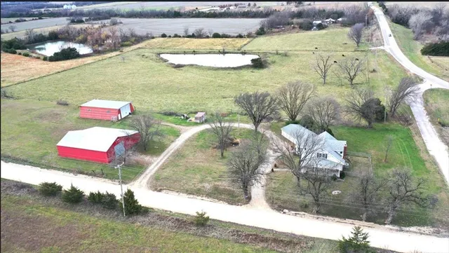 $298,000 | 1046 1400th Street, Iola, KS 66749