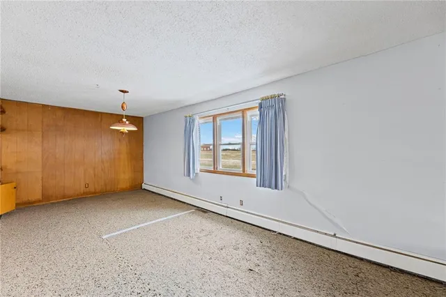 $298,000 | 1046 1400th Street, Iola, KS 66749