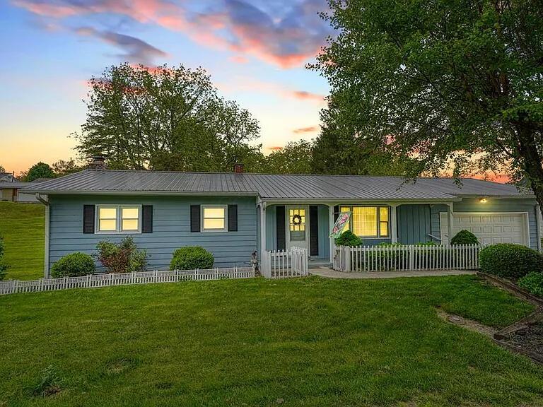 163 Burlington Road Jackson, OH 45640 - Photo 2 of 22 IMG_4445