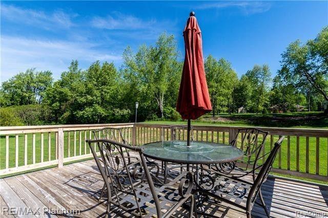 2434 Sundance Ridge Howell, MI 48843 - Photo 8 of 24 17.jpg