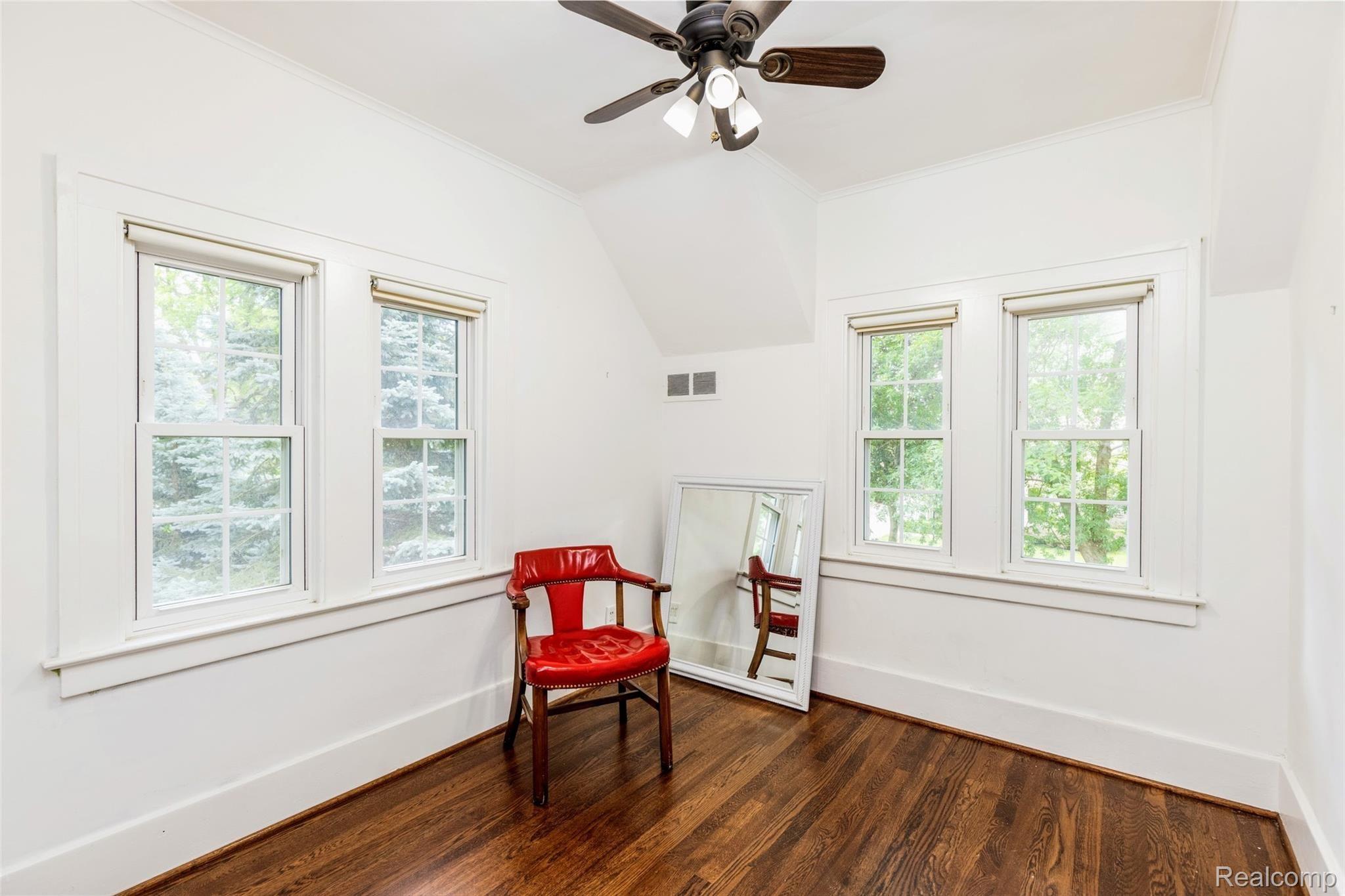 214 Fisher Road Grosse Pointe, MI 48230 - Photo 22 of 44 214 Fisher Rd-20.jpg