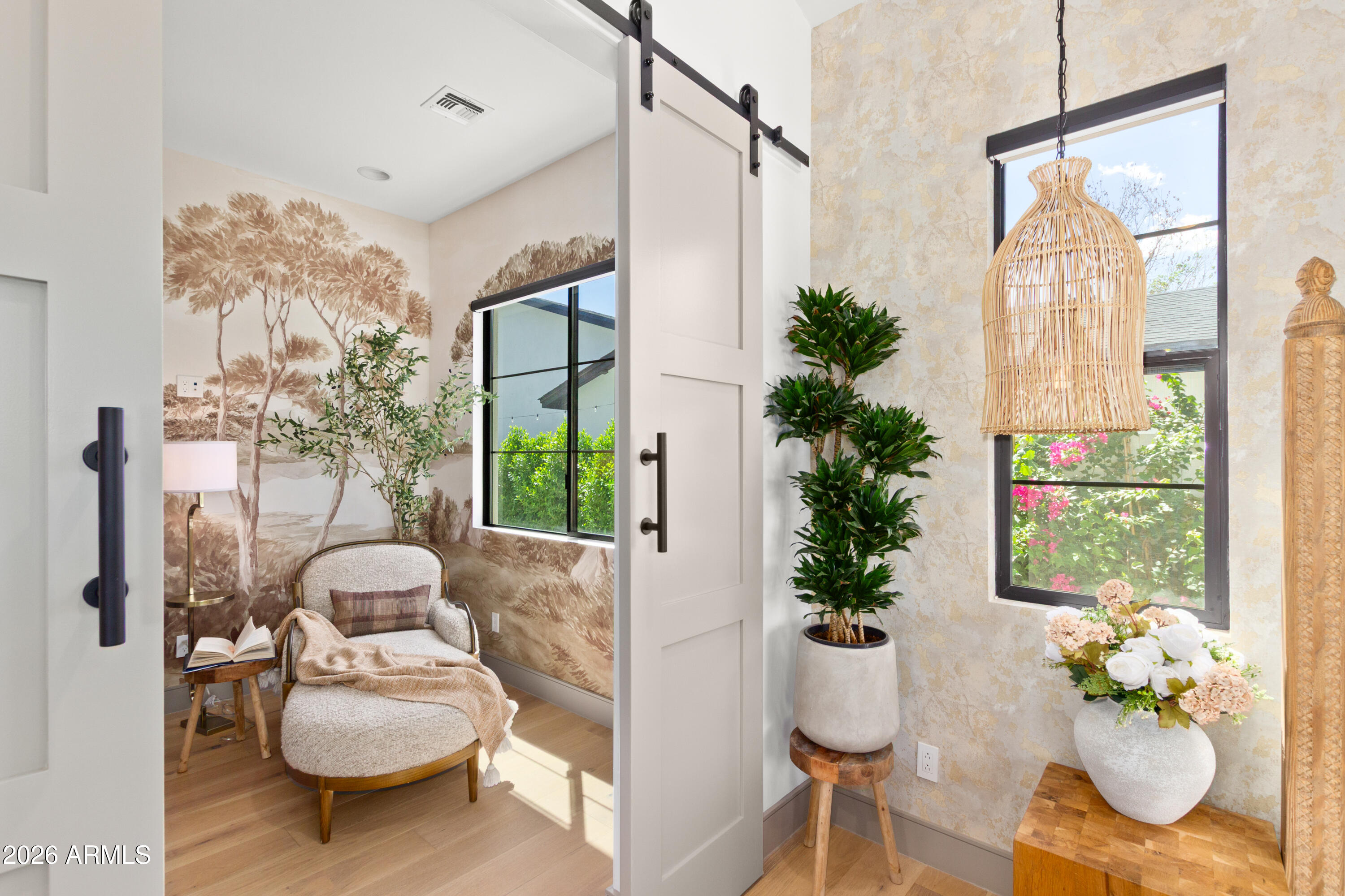 2912 East Pierson Street Phoenix, AZ 85016 - Photo 24 of 86 PRIMARY SITTING ROOM