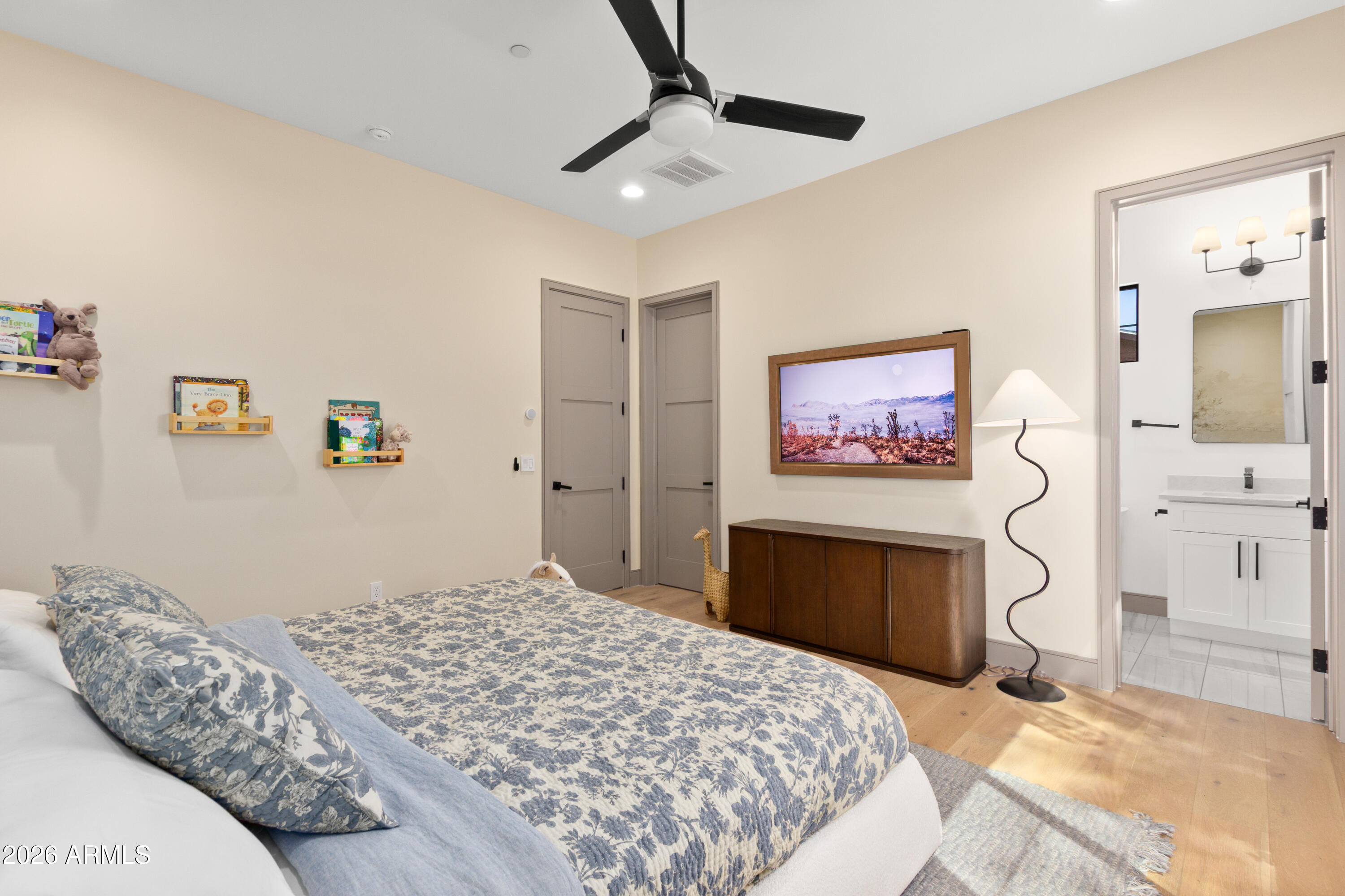 2912 East Pierson Street Phoenix, AZ 85016 - Photo 42 of 86 GUEST/KIDDOS BEDROOM EN'SUITE