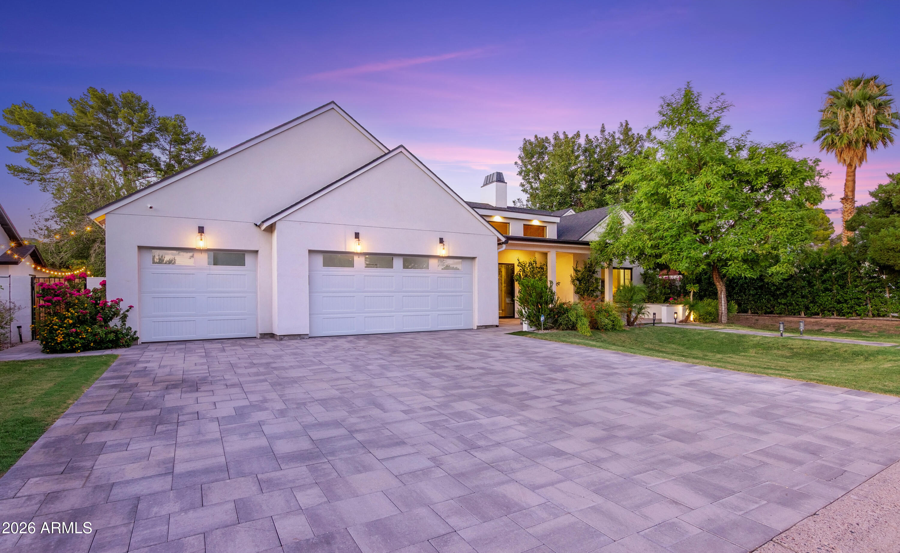 2912 East Pierson Street Phoenix, AZ 85016 - Photo 63 of 86 GARGE AT EVENING