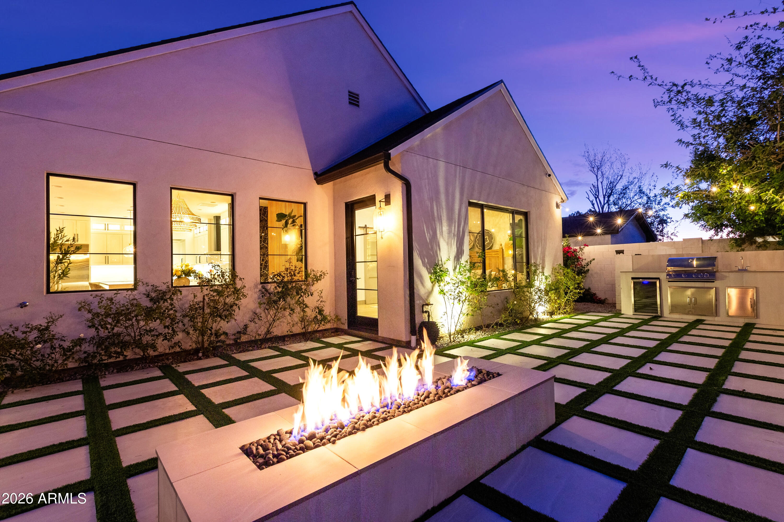 2912 East Pierson Street Phoenix, AZ 85016 - Photo 81 of 86 FIRE PIT ALL AROUND