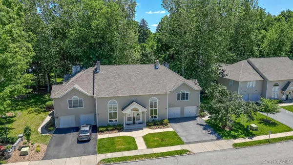 $465,000 | 5 Village Cove, Warwick, NY 10990