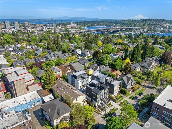 $724,950 | 4412 Corliss Avenue North, Unit B, Seattle, WA 98103