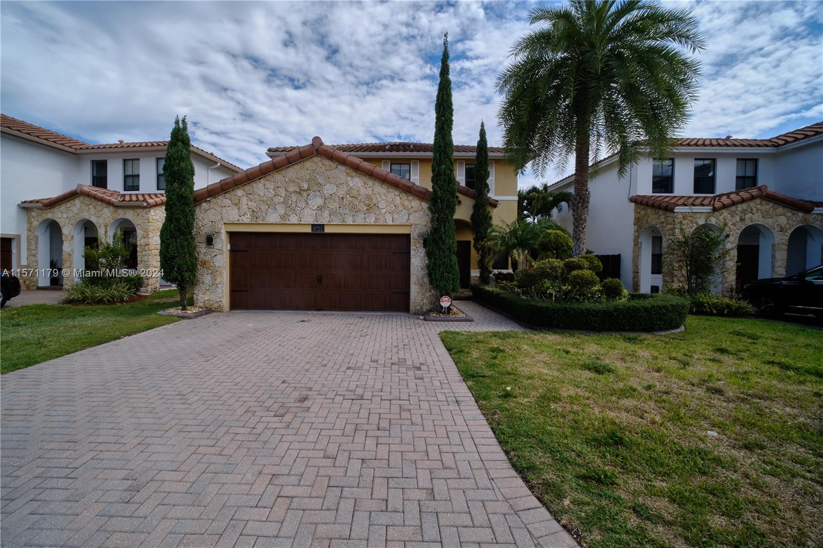 9721 Northwest 8th St  