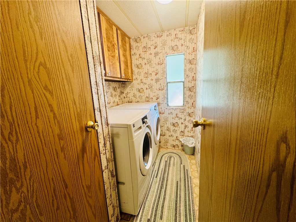 333 Dennison Road, Unit 6 Tehachapi, CA 93561 - Photo 20 of 27 Laundry room