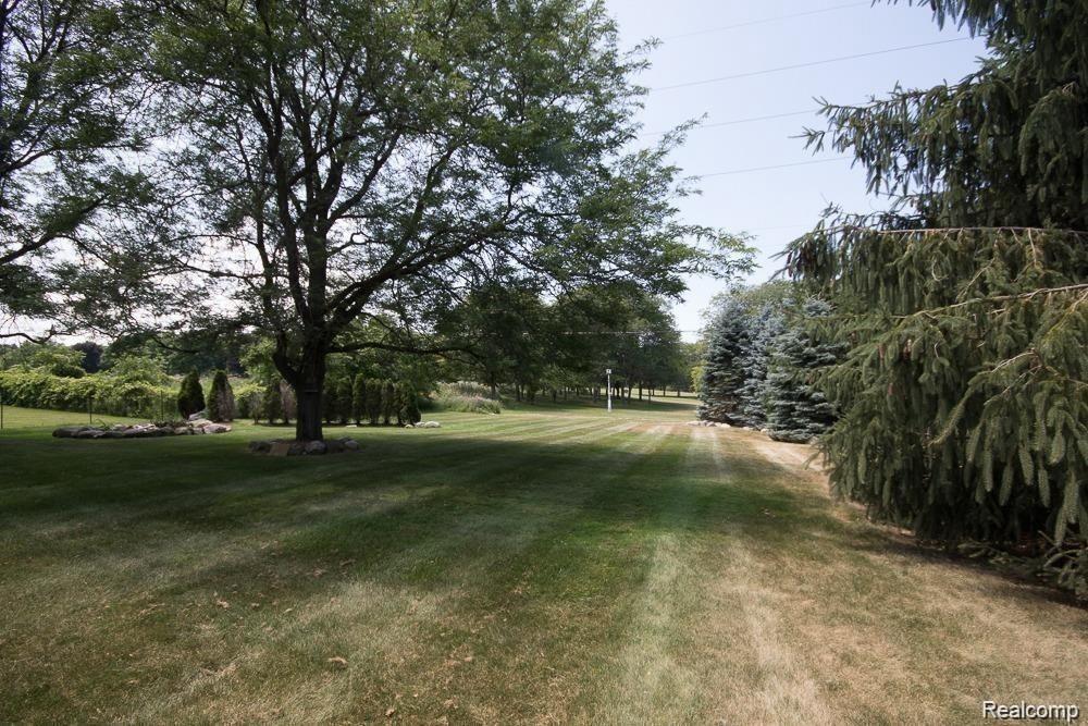 23925 Currie Road South Lyon, MI 48178 - Photo 30 of 32 460553196_30.jpg