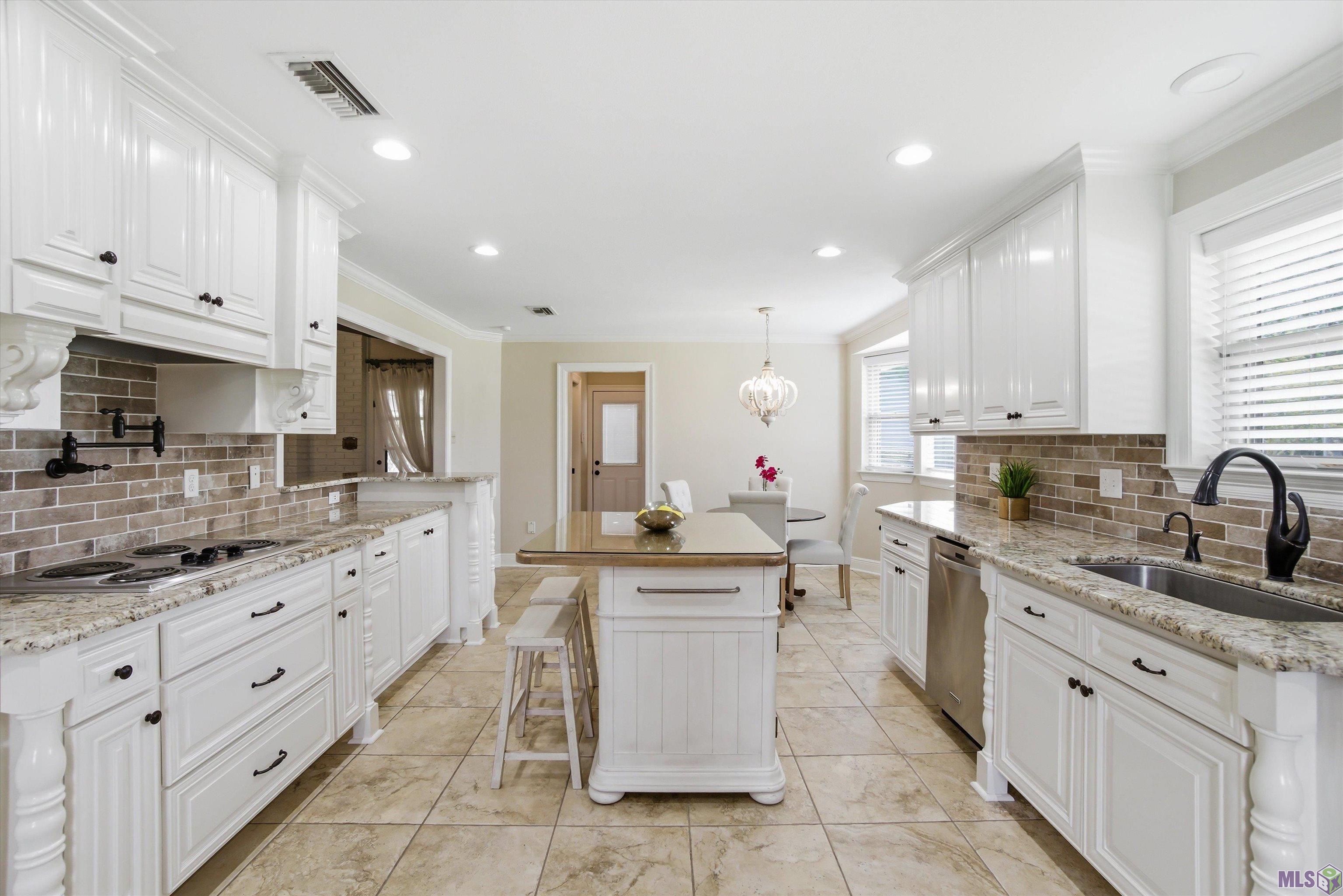 42136 Jamie Road Prairieville, LA 70769 - Photo 8 of 37 Gallery Image 8