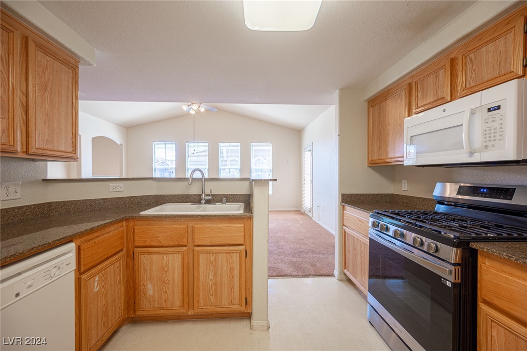 10550 West Alexander Road, Unit 2077 Las Vegas, NV 89129 - Photo 15 of 31