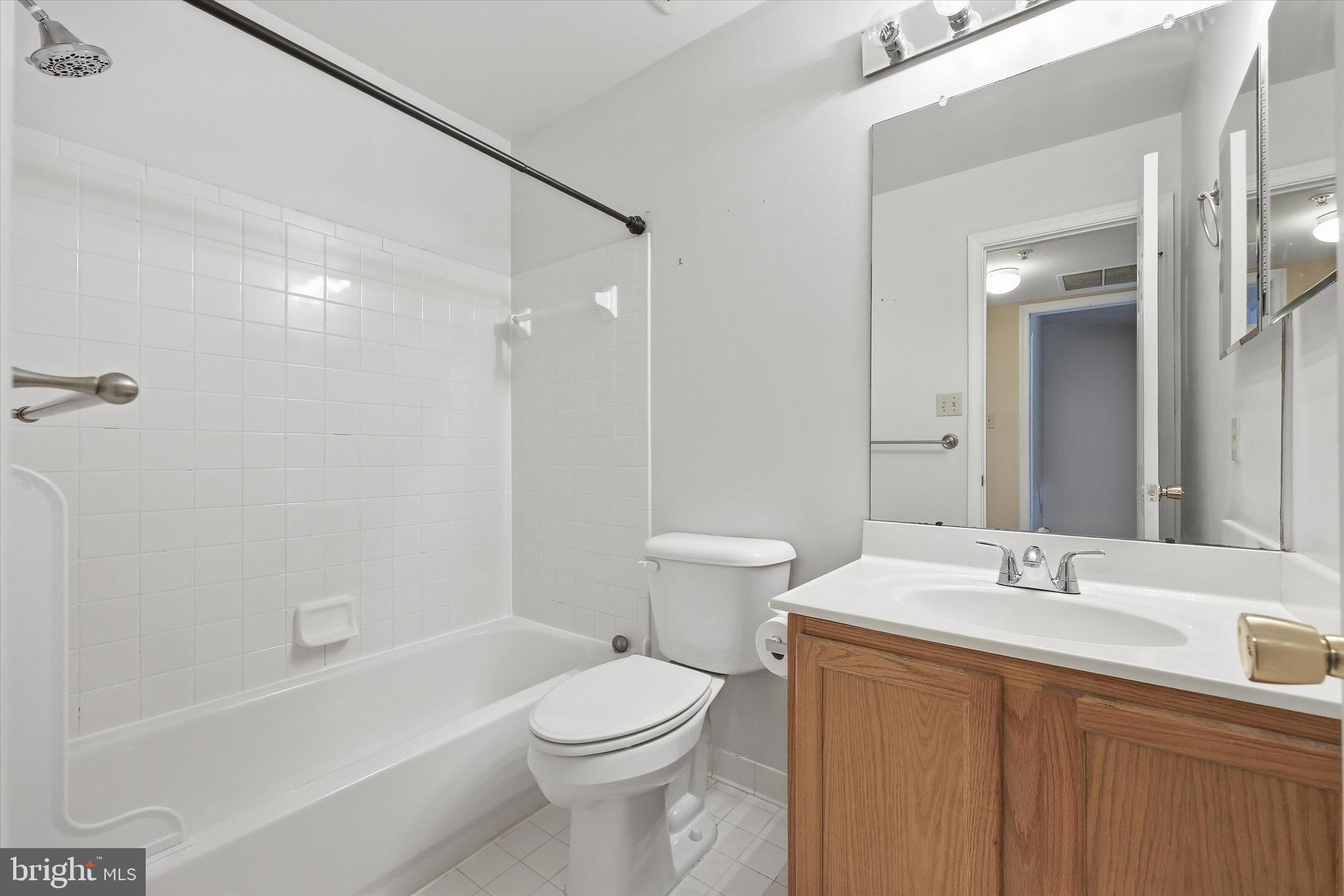 2237 Village Square Road Frederick, MD 21701 - Photo 26 of 43 Full Hall Bath
