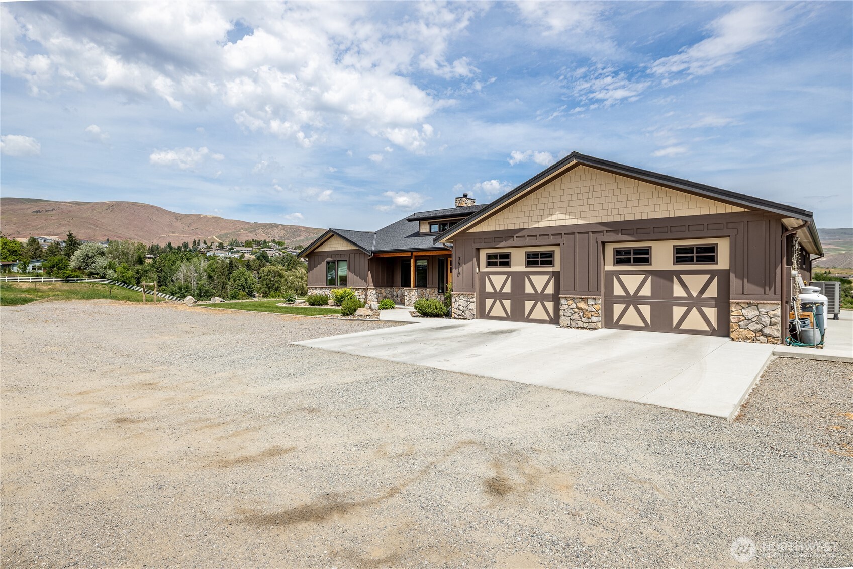 3510 Burchvale Road Wenatchee, WA 98801 - Photo 4 of 40
