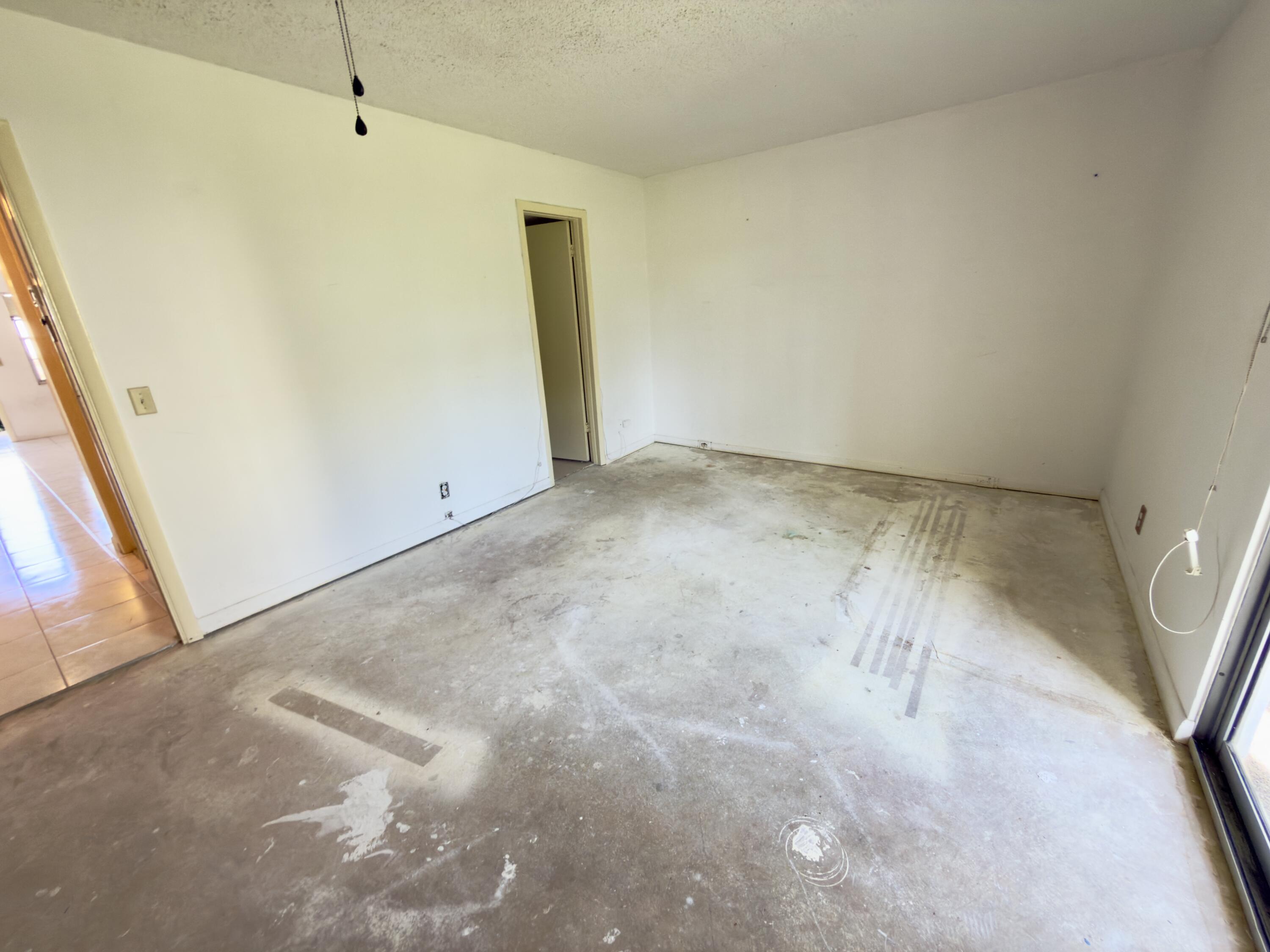 13 Dorset A Boca Raton, FL 33434 - Photo 27 of 69 a view of a garage