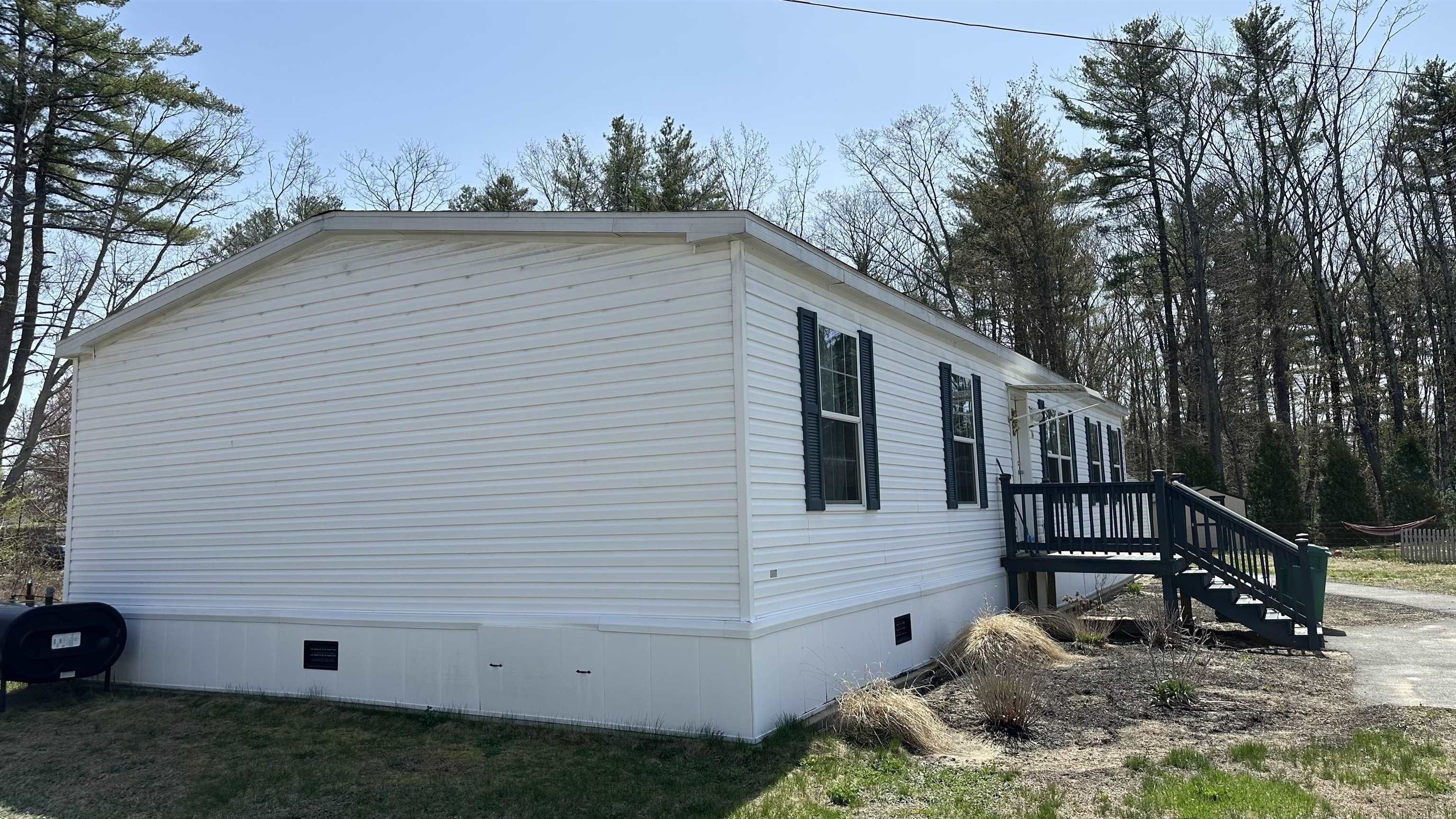 14 Clayton Avenue Rochester, NH 03867 - Photo 7 of 23