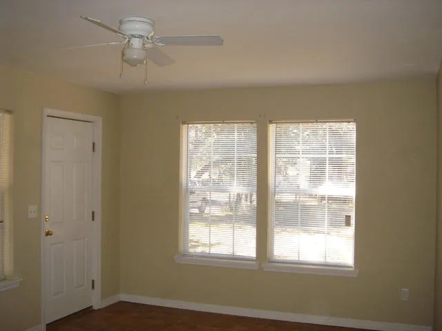 $750 | 228 Chicago Avenue, Unit 3, Valparaiso, FL 32580