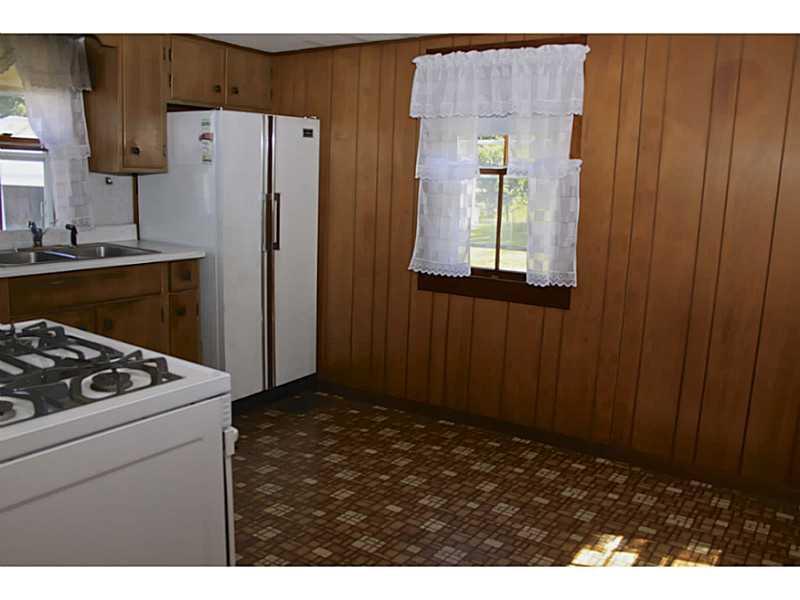 58 Rogers Road Kittery, ME 03904 - Photo 4 of 20 Kitchen.