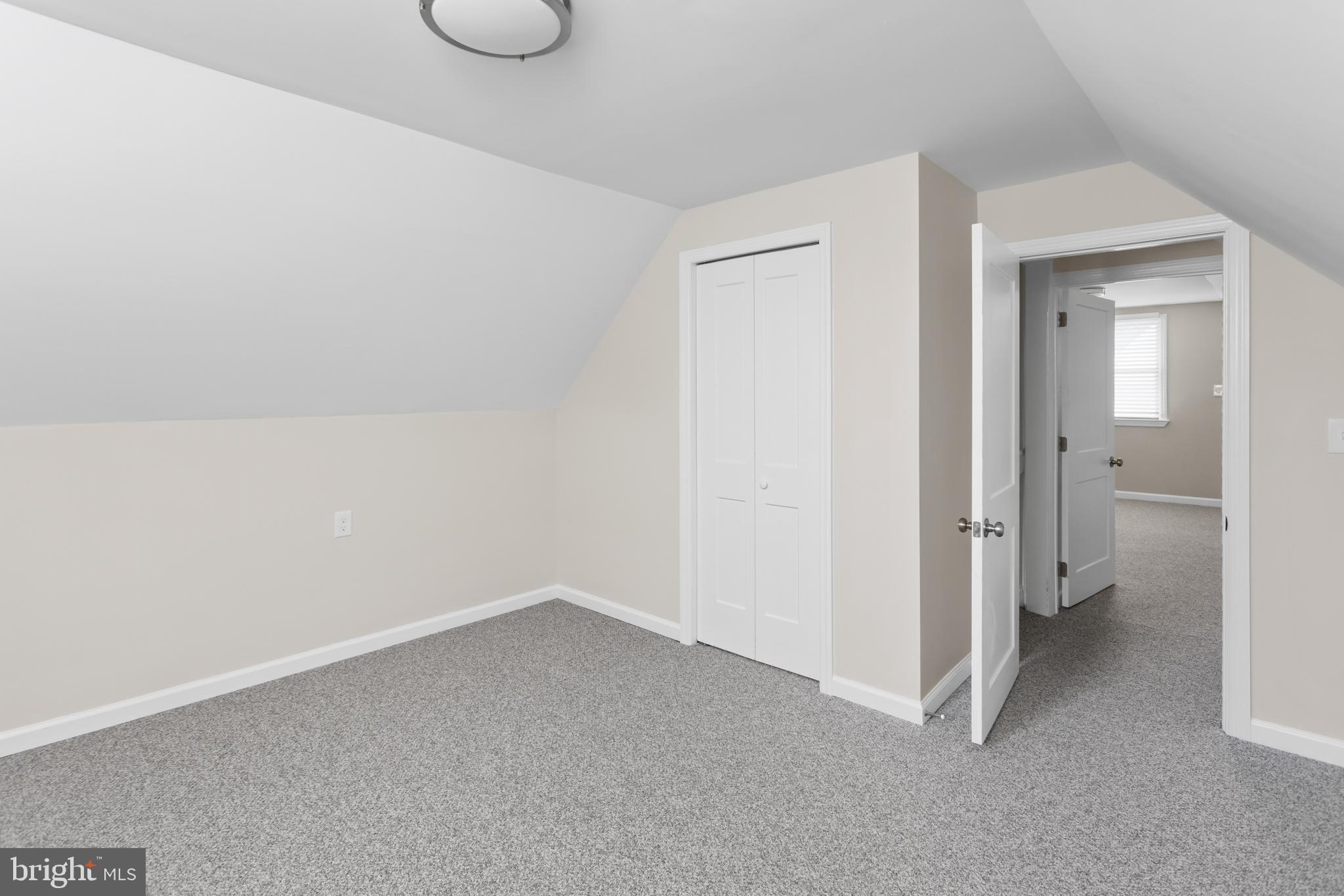 124 Gary Drive Hamilton, NJ 08690 - Photo 18 of 31 an empty room and a bathroom