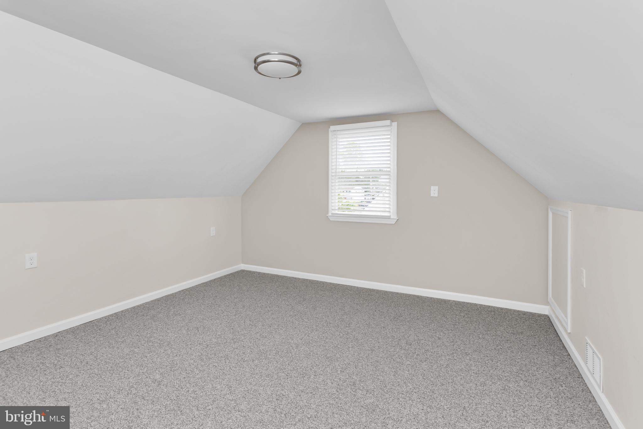 124 Gary Drive Hamilton, NJ 08690 - Photo 20 of 31 an empty room with a window