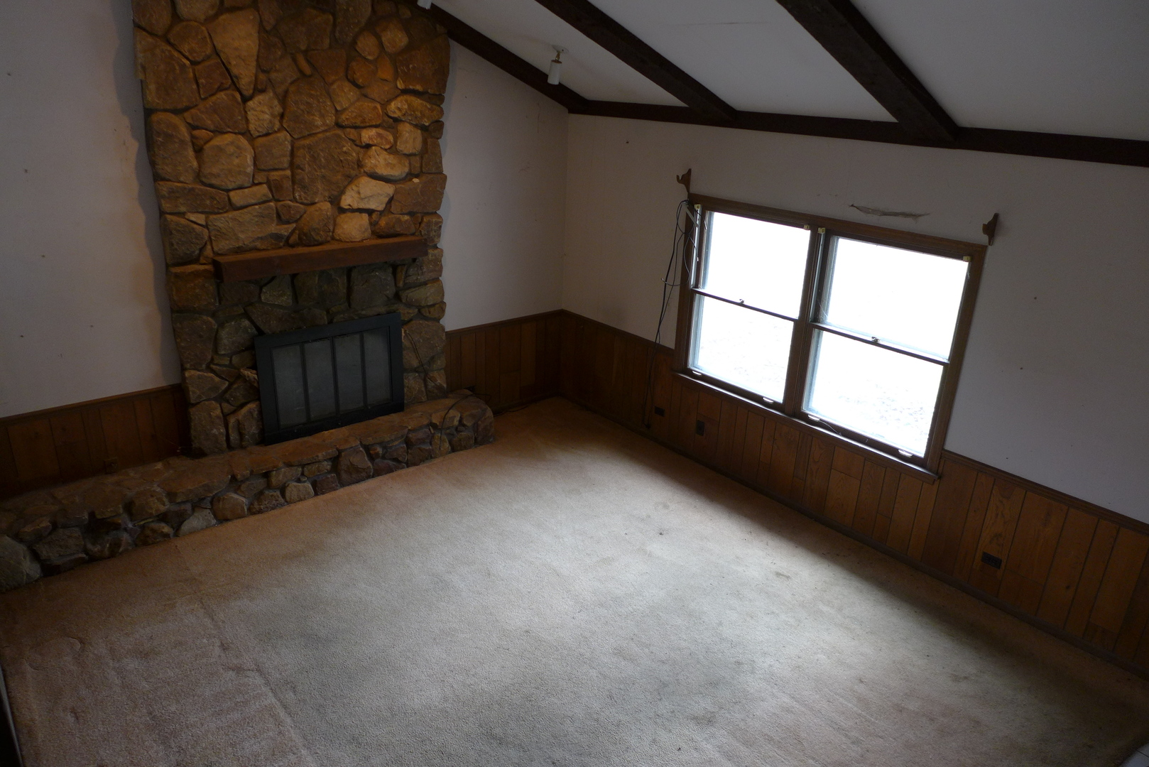 202 Elm Street Prospect Heights, IL 60070 - Photo 12 of 26 a view of an empty room and window