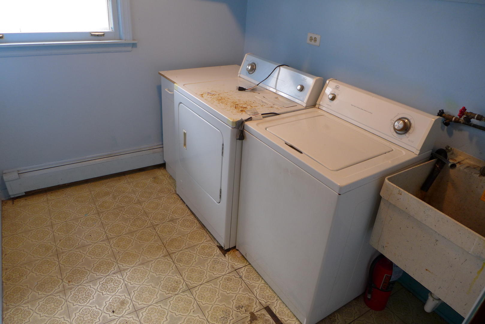 202 Elm Street Prospect Heights, IL 60070 - Photo 21 of 26 a utility room with dryer and washer