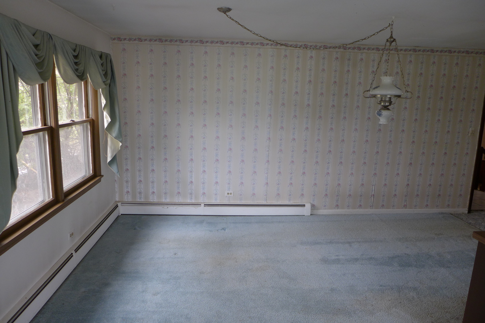 202 Elm Street Prospect Heights, IL 60070 - Photo 6 of 26 a view of small space