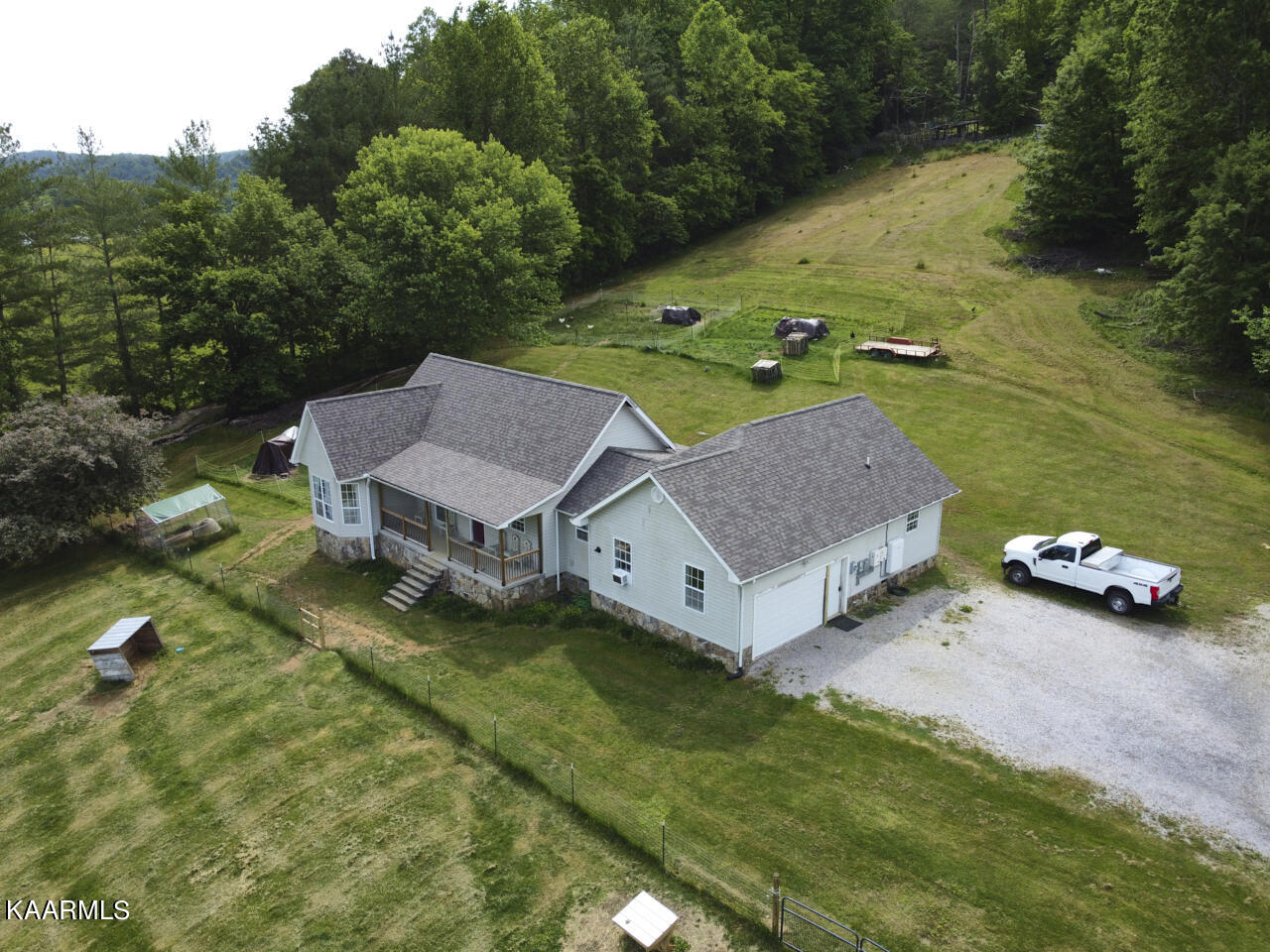 235 Raccoon Valley Rd