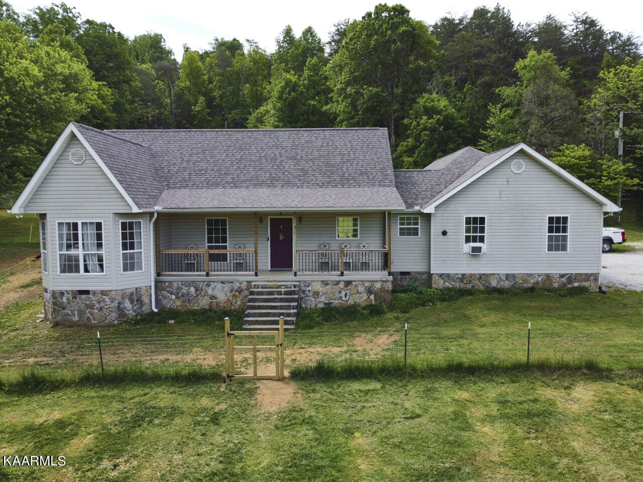 235 Raccoon Valley Rd 10