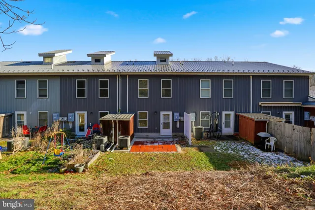 a picture of a room with a floor