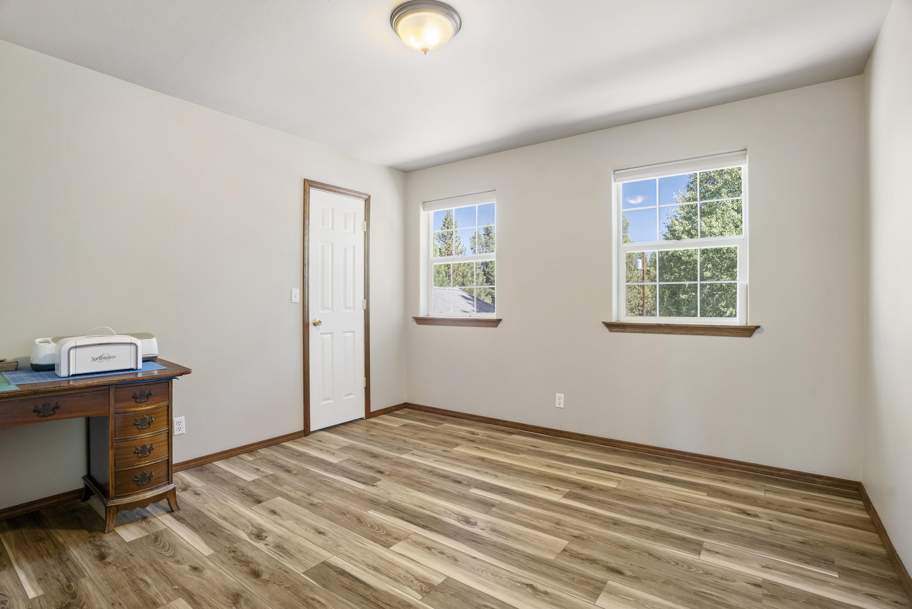 51445 Ash Road La Pine, OR 97739 - Photo 13 of 50 08-Bedroom