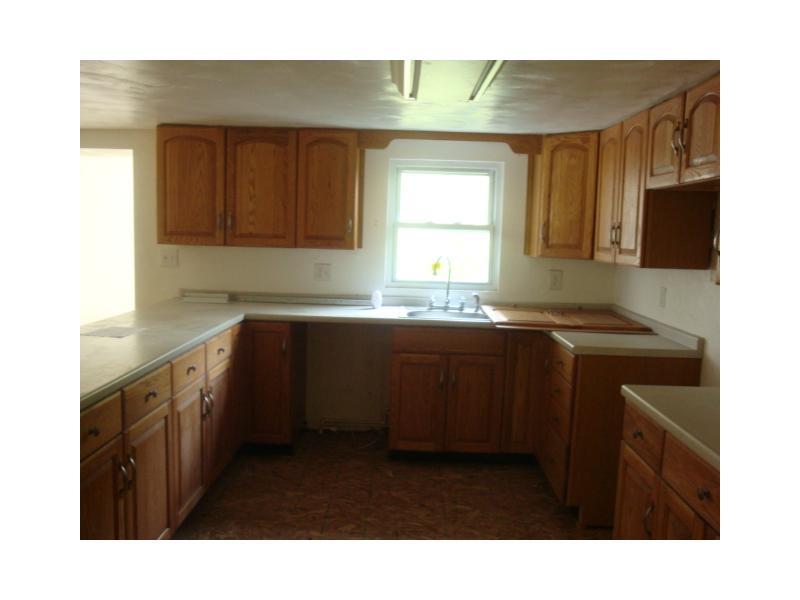 637 Butler Road Kittanning, PA 16201 - Photo 4 of 10 Kitchen.