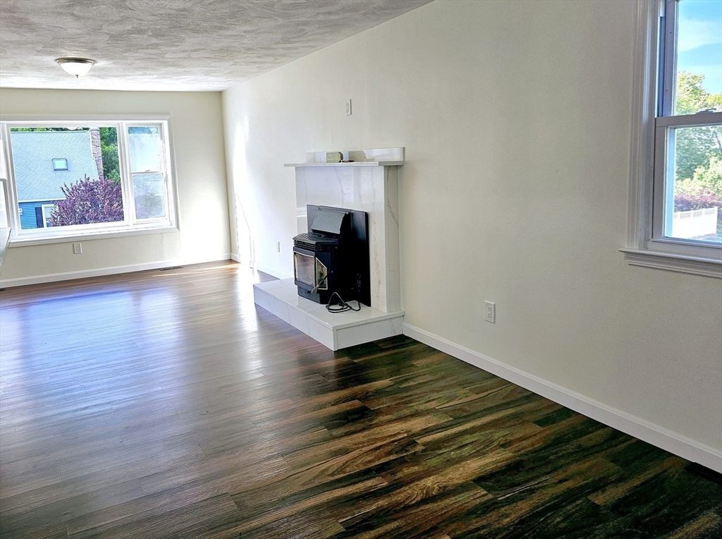 6 Neel Road Worcester, MA 01605 - Photo 8 of 42 Gallery Image 8