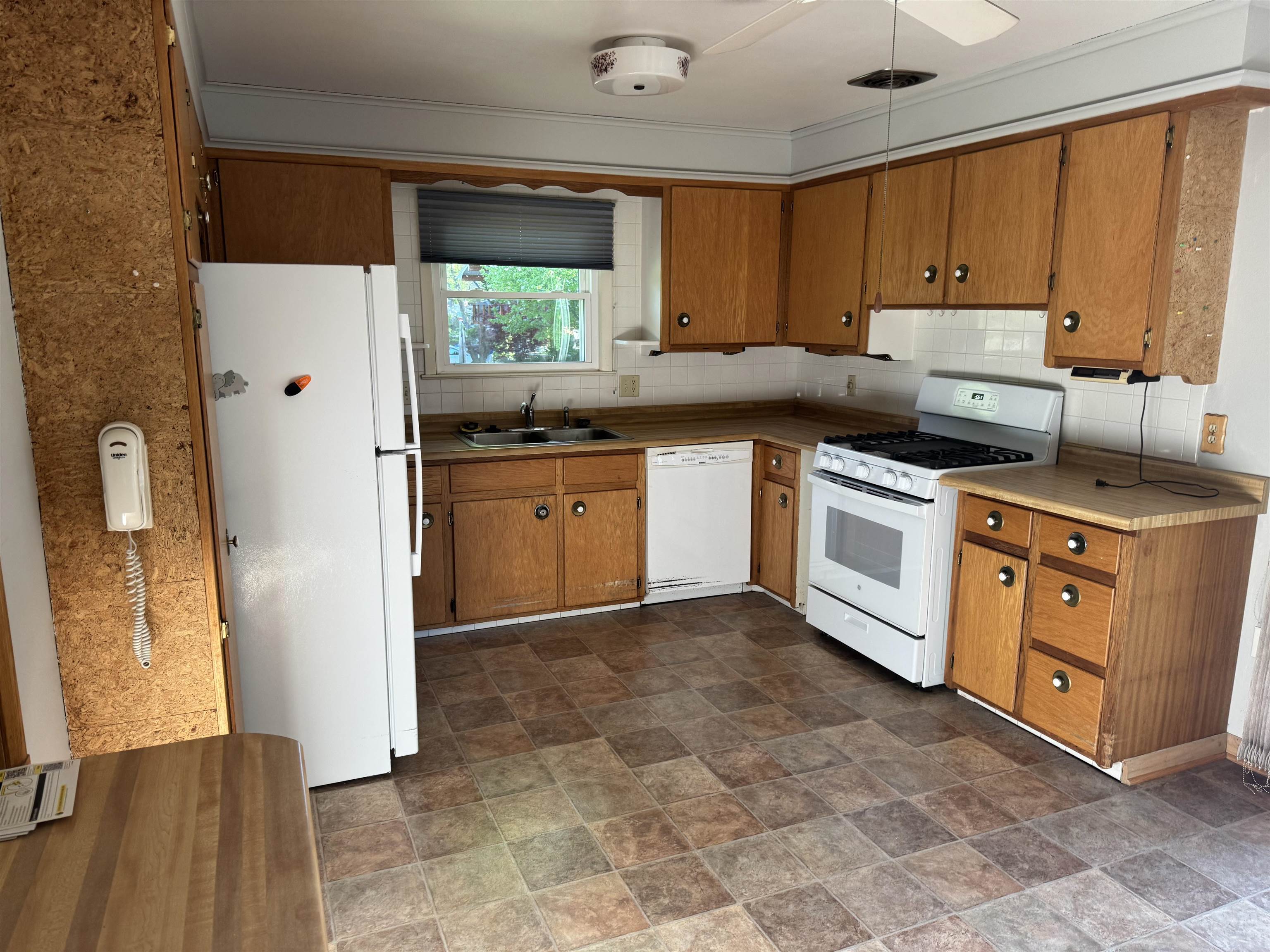 5403 Winnequah Road Monona, WI 53716 - Photo 10 of 48