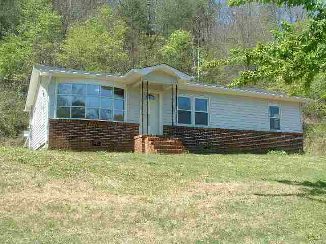 223 Spring Park Road Marietta, SC 29661 - Photo 1 of 8 Gallery Image 1