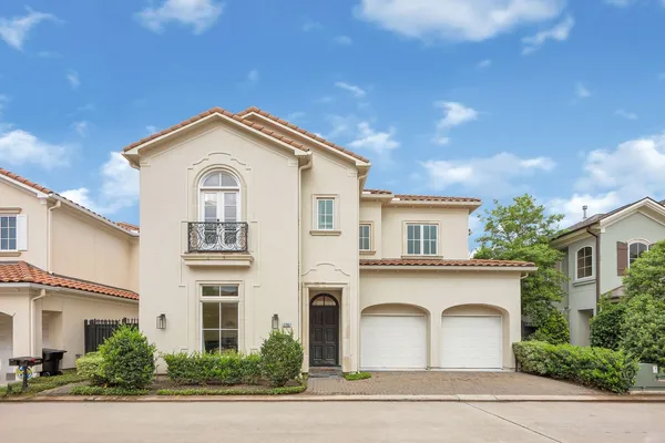 $825,000 | 2706 Tudor Manor, Houston, TX 77082