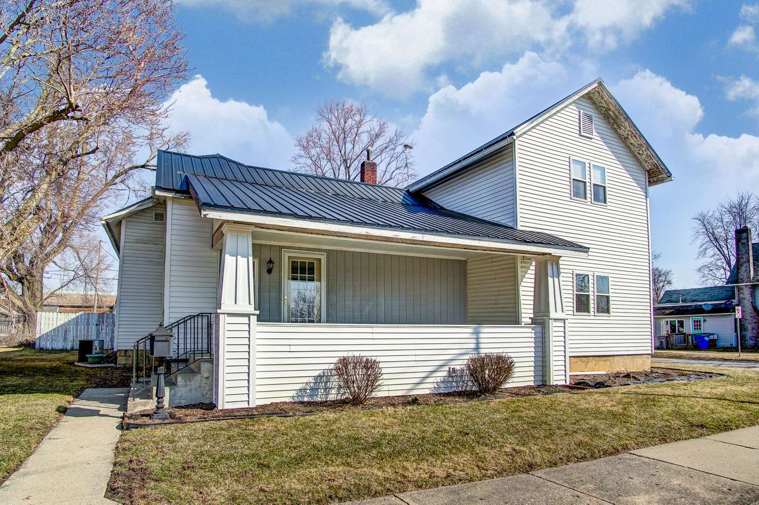 115 East Oak Street Butler, IN 46721 - Photo 1 of 28