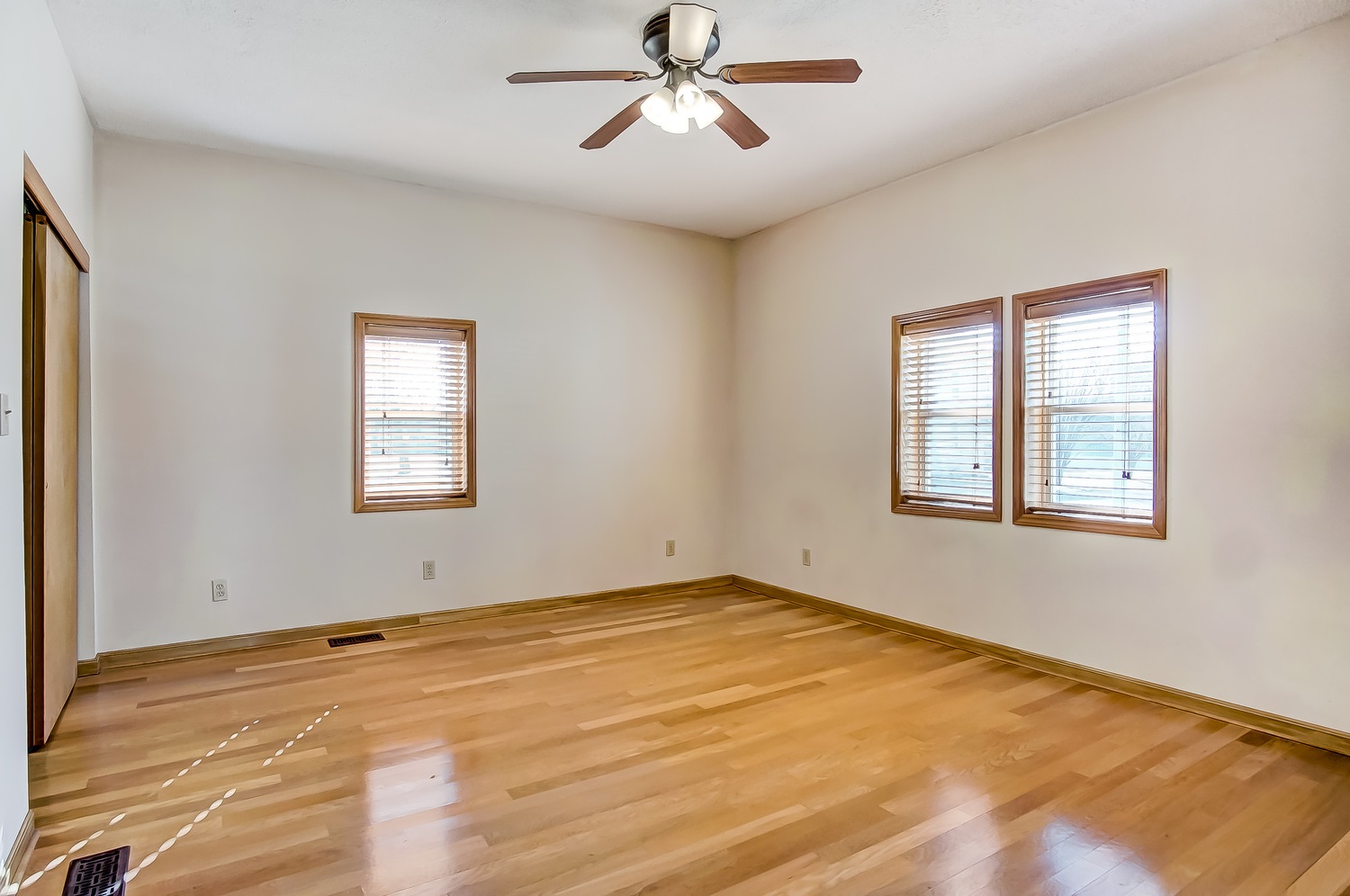 115 East Oak Street Butler, IN 46721 - Photo 7 of 28