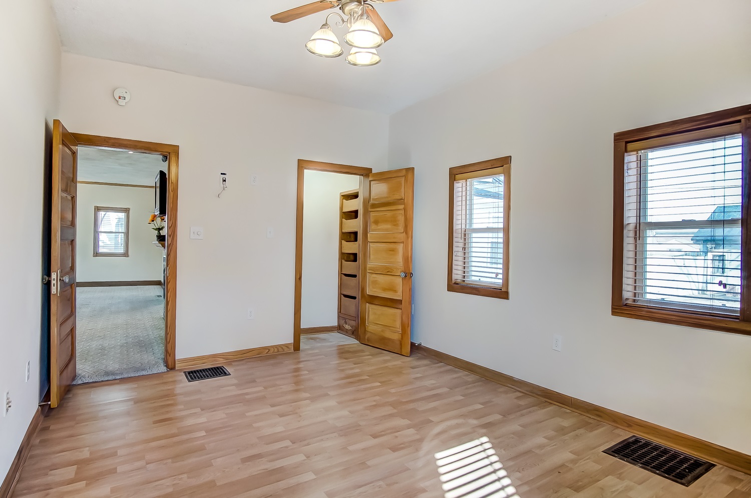 115 East Oak Street Butler, IN 46721 - Photo 9 of 28