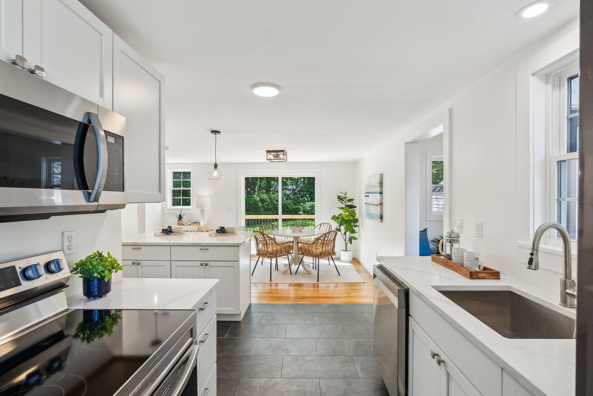 529 Mitchell Road Cape Elizabeth, ME 04107 - Photo 5 of 49 42_DSC03835