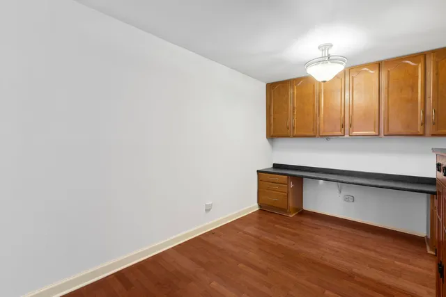 $159,900 | 1493 North Winslowe Drive, Unit 204, Palatine, IL 60074