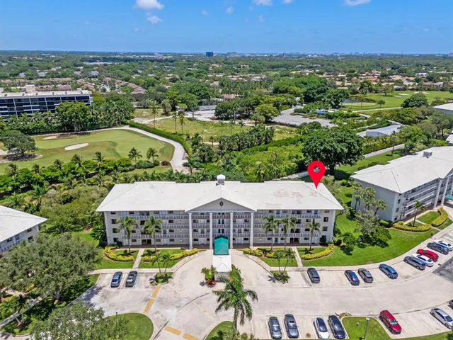 a view of a multi story building