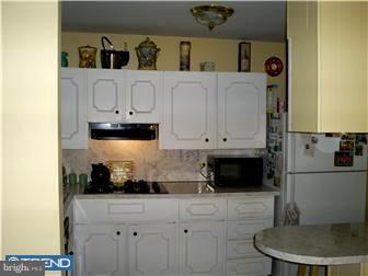 18 Sherbrooke Road Trenton, NJ 08638 - Photo 11 of 12 Kitchen