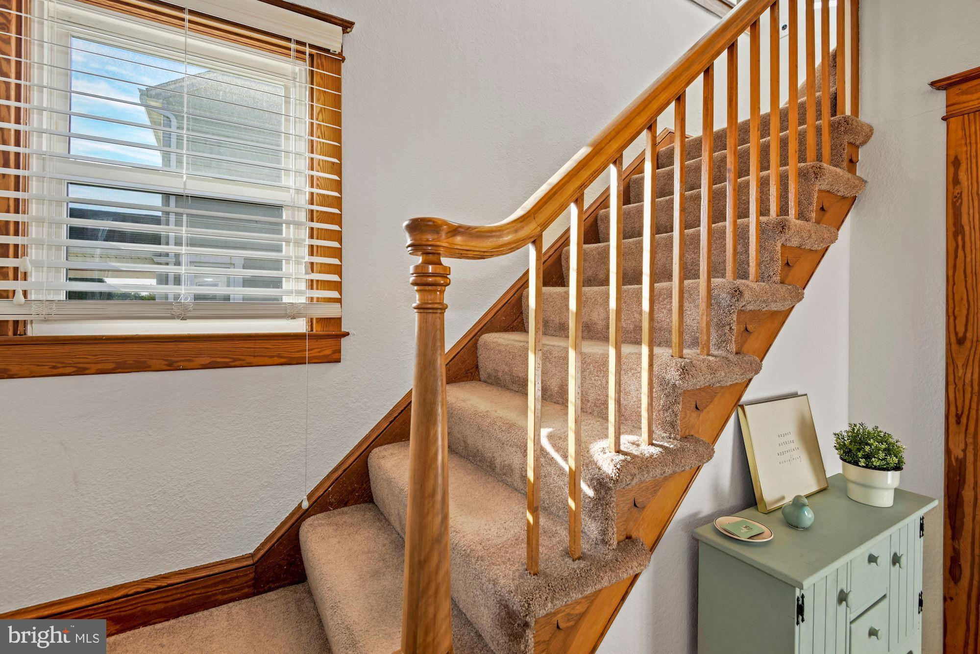5524 Ashbourne Road Baltimore, MD 21227 - Photo 13 of 23 a view of entryway