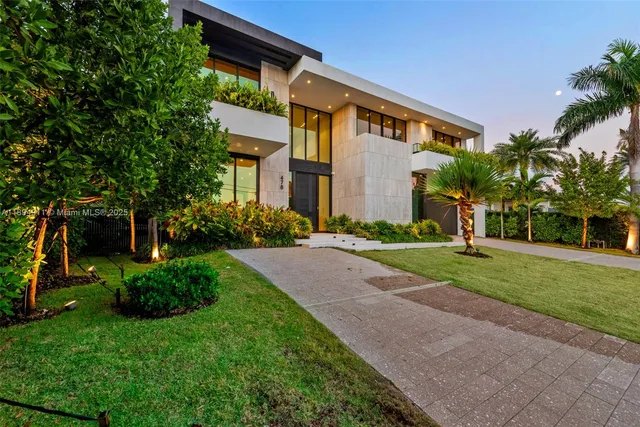 a sign that is on the wall