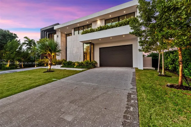 $8,995,000 | 478 Tamarind Drive, Hallandale Beach, FL 33009