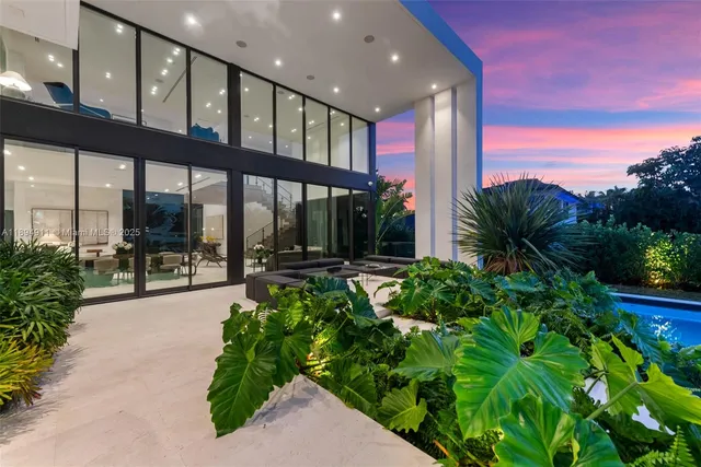 $8,995,000 | 478 Tamarind Drive, Hallandale Beach, FL 33009